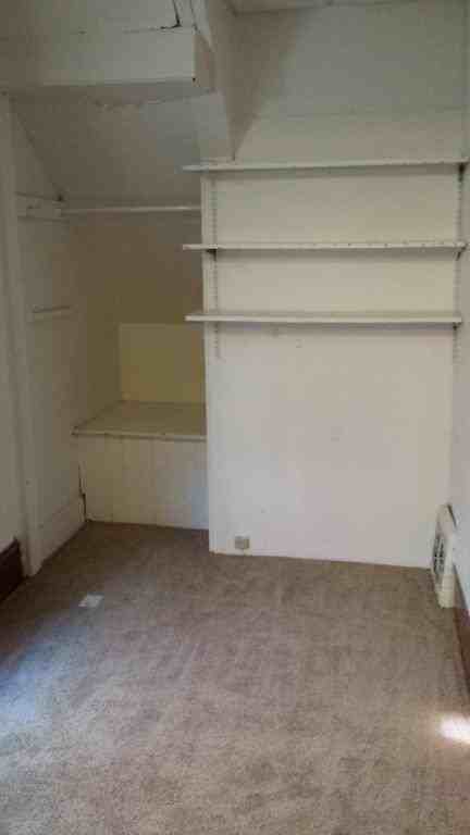 916 Vine St - Photo 6 of 9