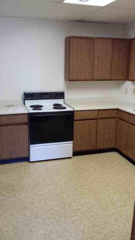 916 Vine St - Photo 7 of 9