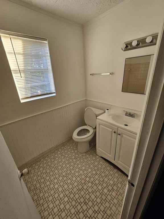 1965 Summer St Apt B5 - Photo 5 of 11