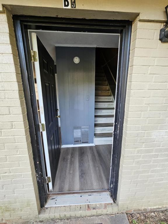 1965 Summer St Apt B5 - Photo 7 of 11