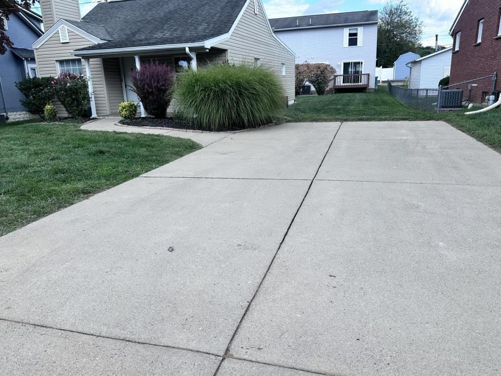 4406 Grand Central Ave - Photo 2 of 16