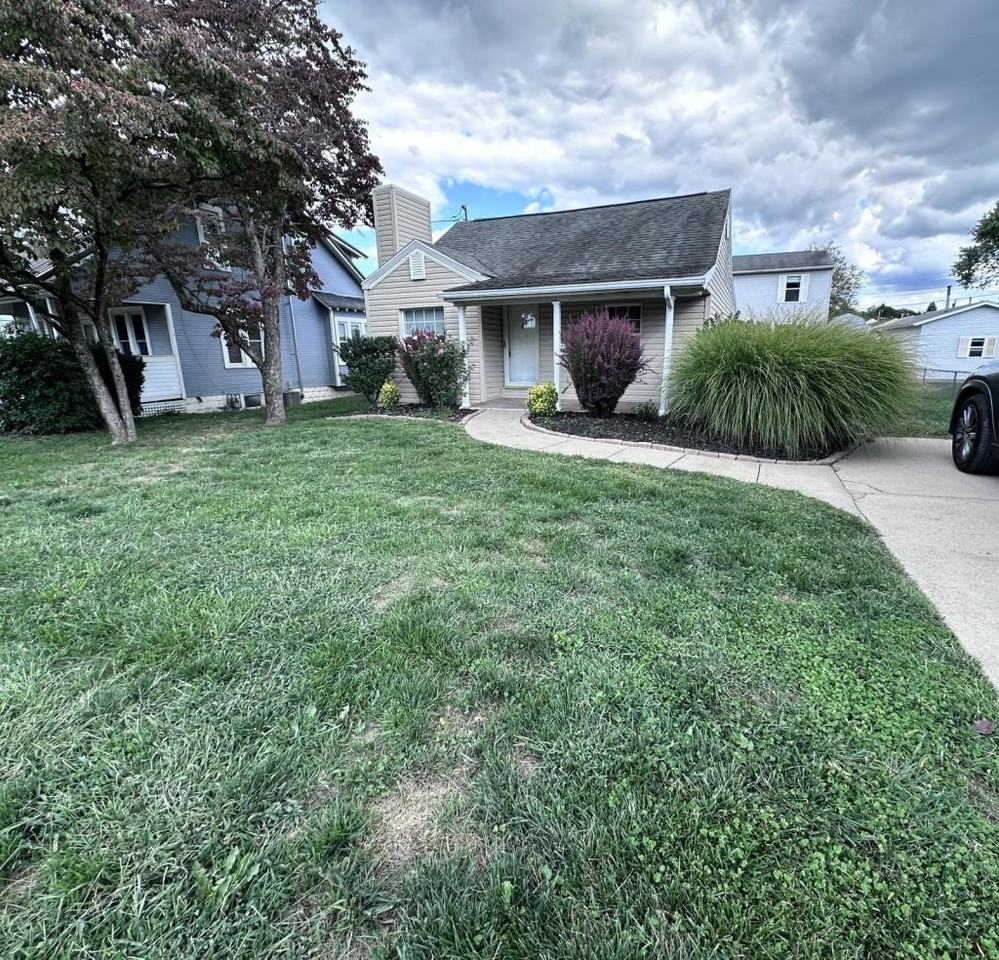 4406 Grand Central Ave - Photo 3 of 16