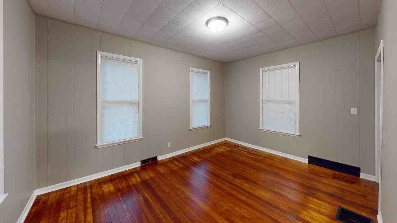 419 Crawford Ave - Photo 2 of 6