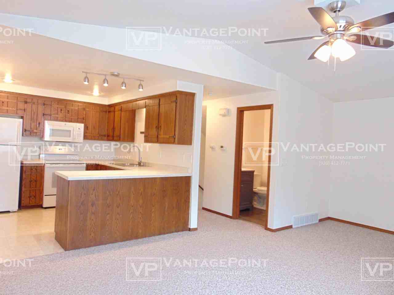 1952 Tunis Rd - Photo 3 of 14