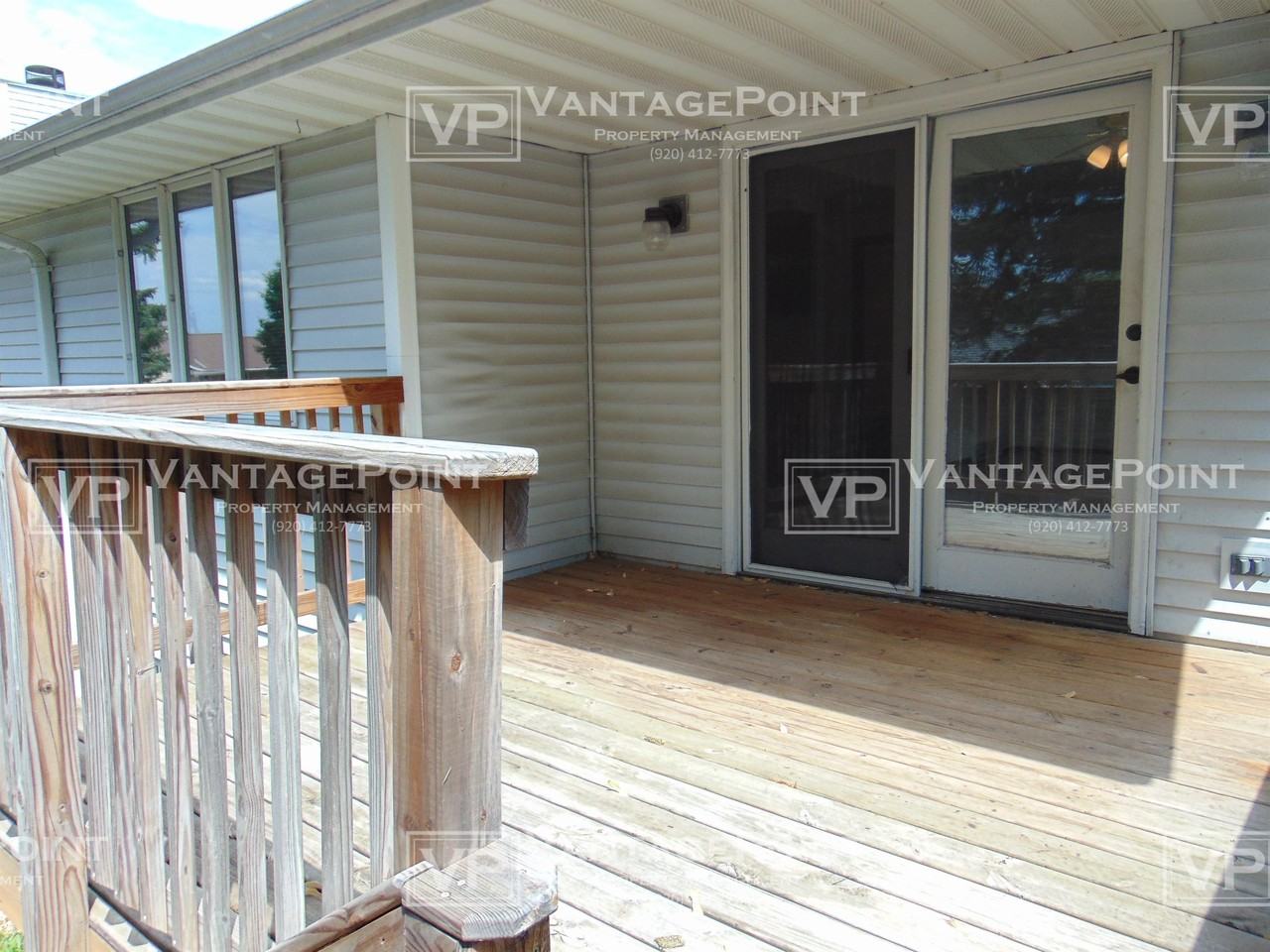 1952 Tunis Rd - Photo 2 of 14