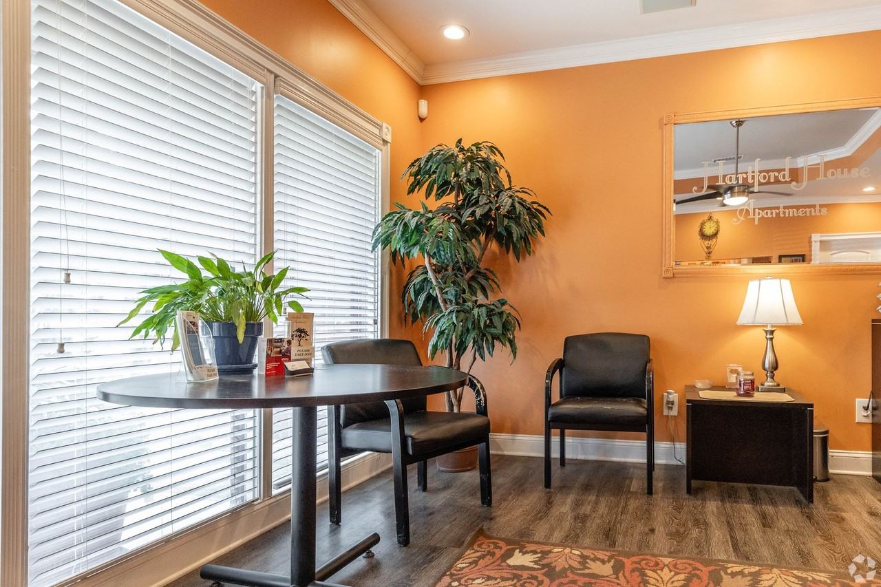 Hartford House Apartments - Photo 7 of 50