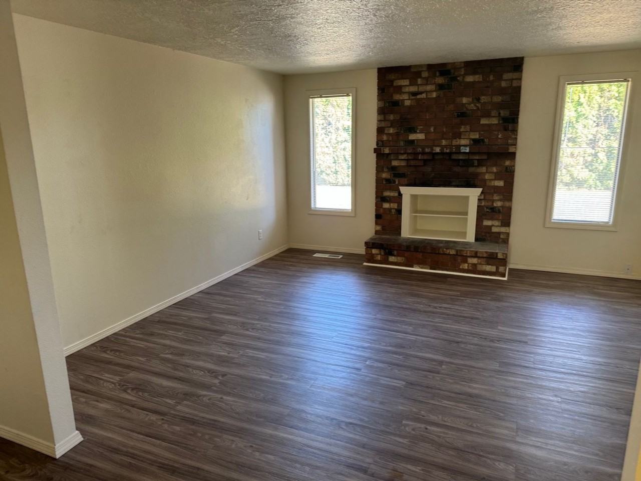 932 Chickadee Ct Ne - Photo 2 of 13