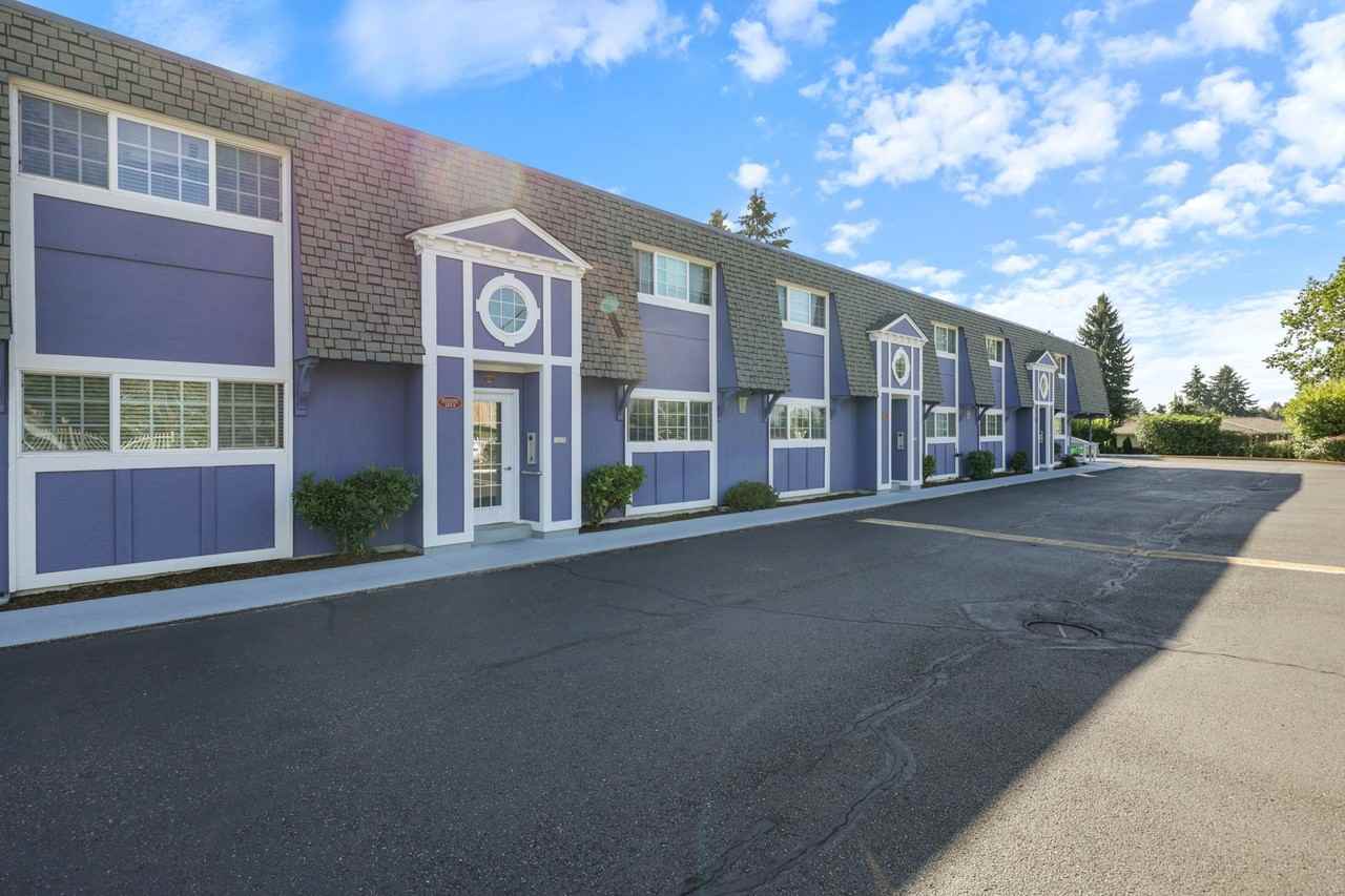 Fountain Courte - Photo 2 of 27