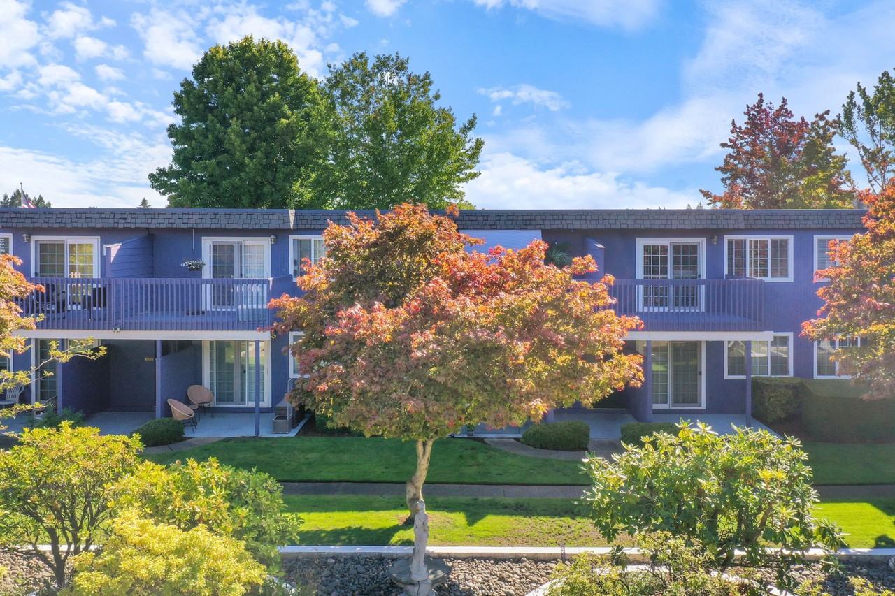 Fountain Courte - Photo 7 of 27