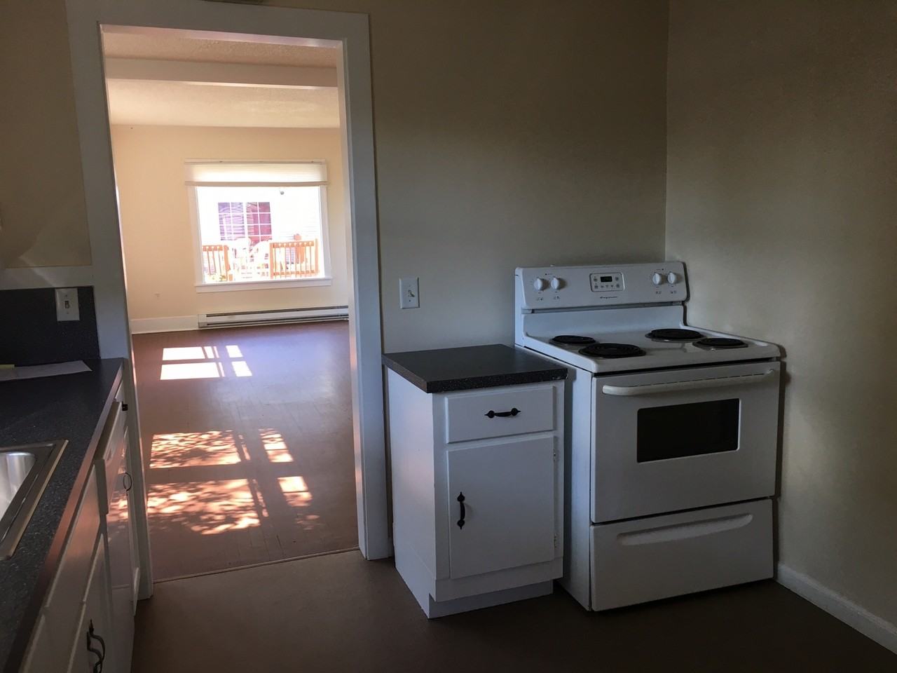 1635 Mill St - Photo 7 of 16