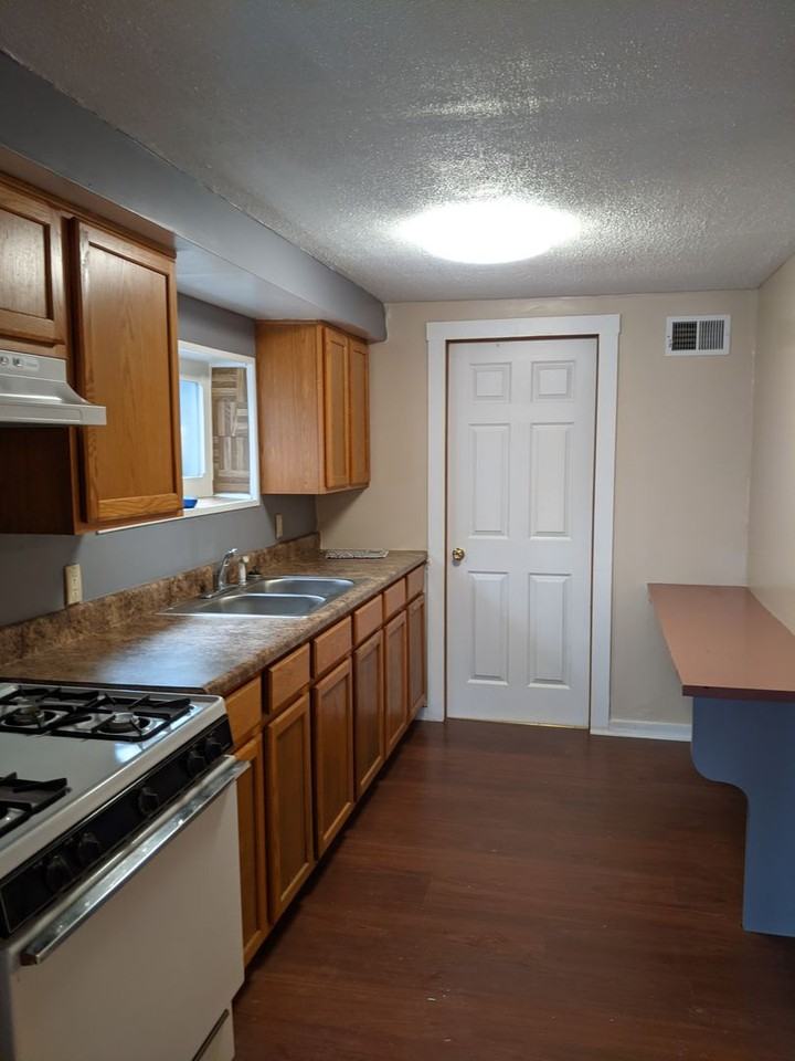 5837 Curry Rd - Photo 3 of 9