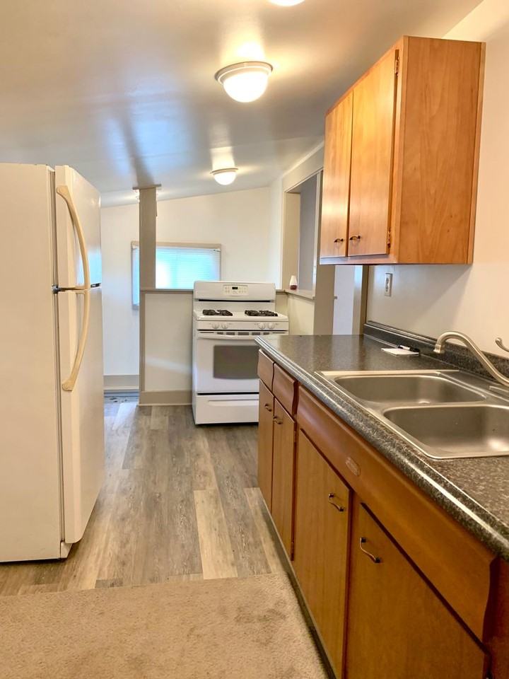 37 2nd St - Photo 3 of 7