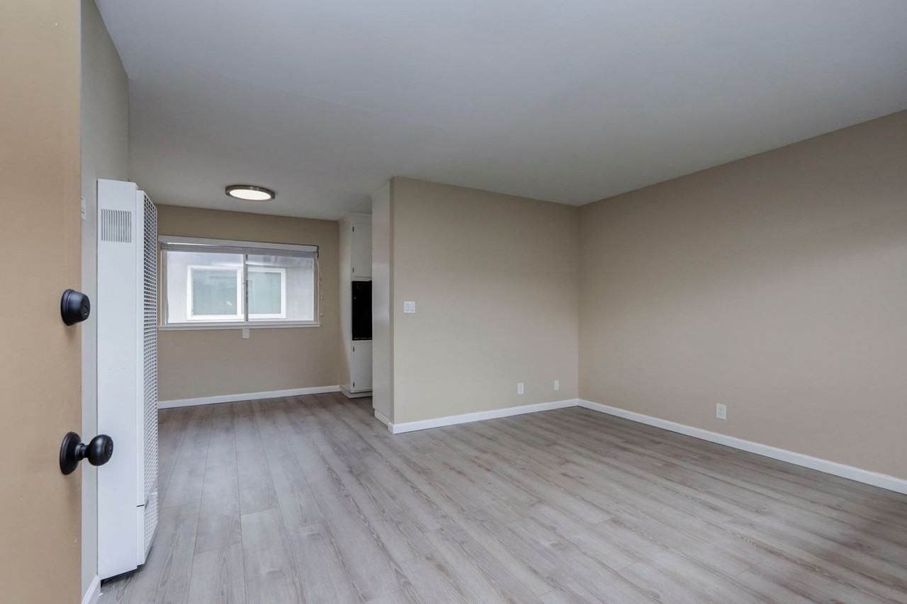 1722 S Grant St - Photo 6 of 19