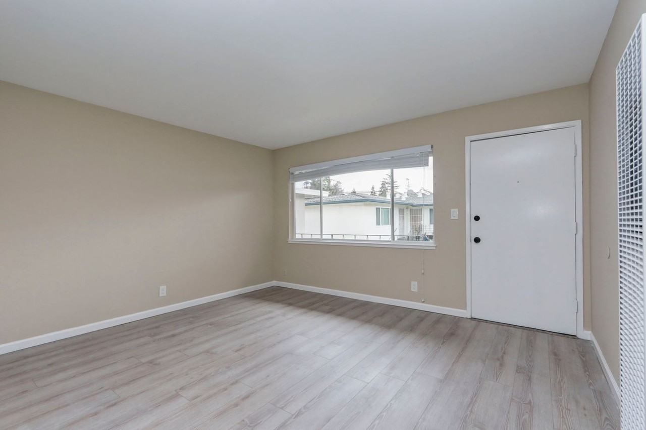 1722 S Grant St - Photo 7 of 19