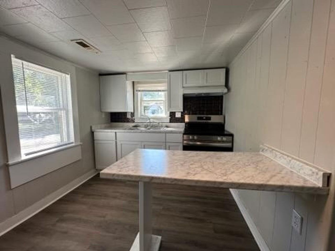 1201 Mccrary St - Photo 3 of 10