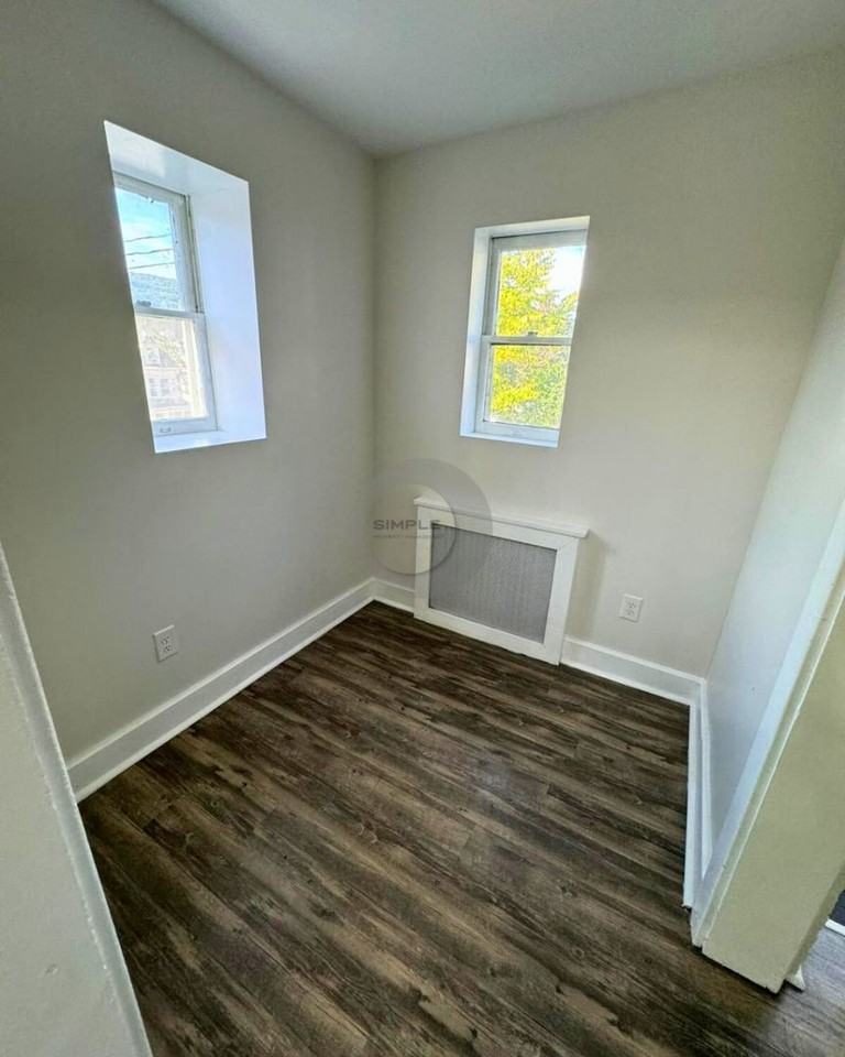 226 S 18th St - Photo 2 of 7