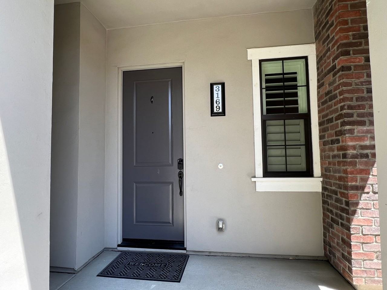 3169 Crocker Dr - Photo 2 of 24