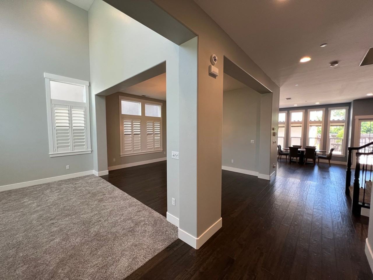 3169 Crocker Dr - Photo 3 of 24