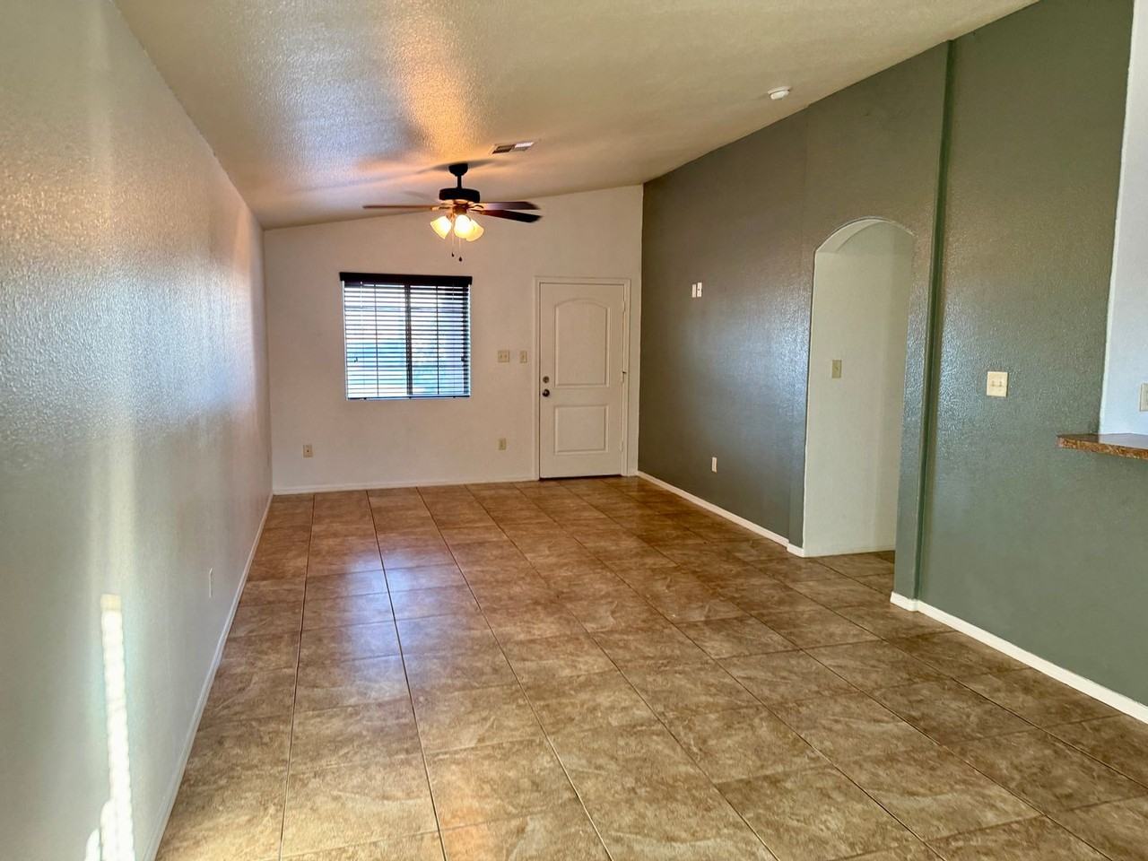 2092 E Black St - Photo 3 of 13