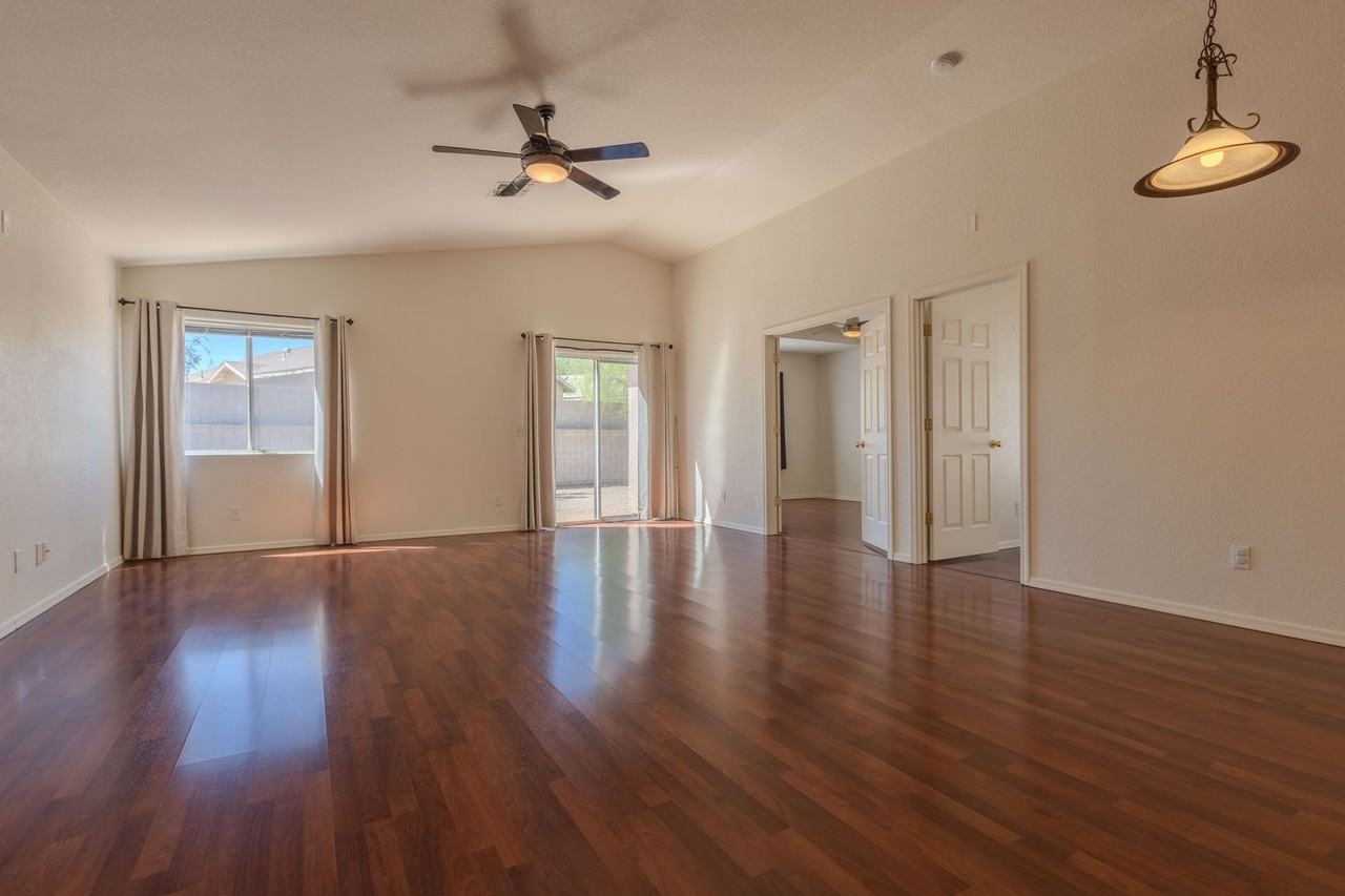 1710 E Saint John The Baptist St - Photo 4 of 24