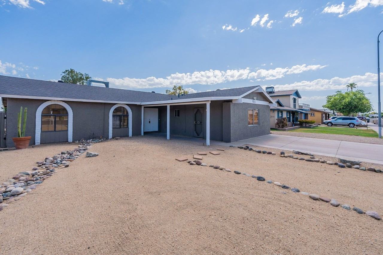 4501 W Cinnabar Ave - Photo 3 of 43