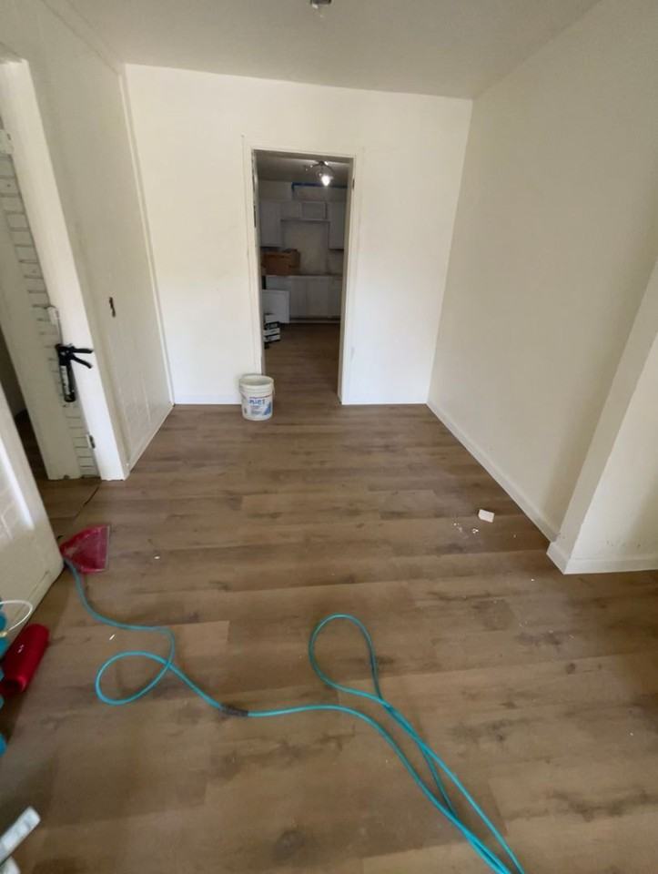 247 Riverdale Dr - Photo 3 of 9