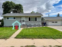 featured image of 2213 4th St Ne