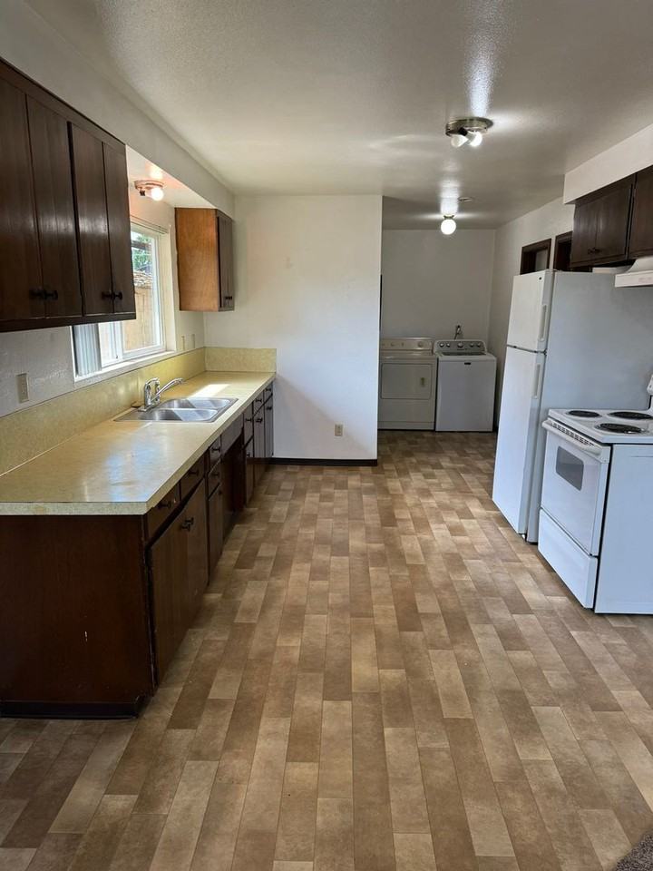 285 E 11th Ave - Photo 7 of 19