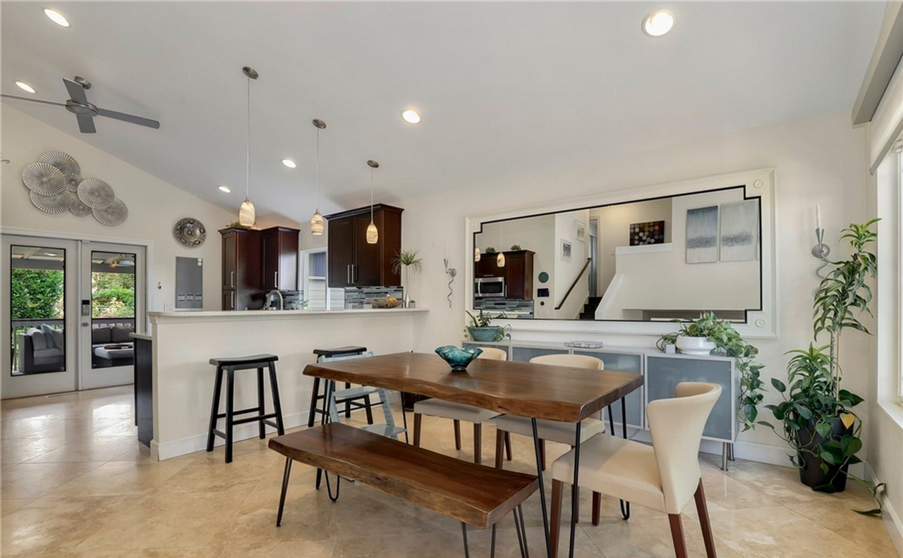 12062 Ne 137th Ct - Photo 2 of 33