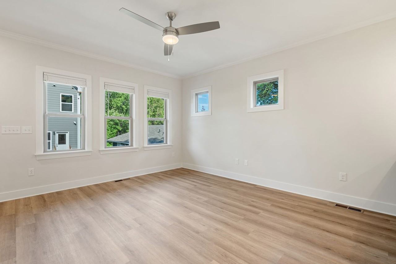 911 Colfax St - Photo 3 of 16