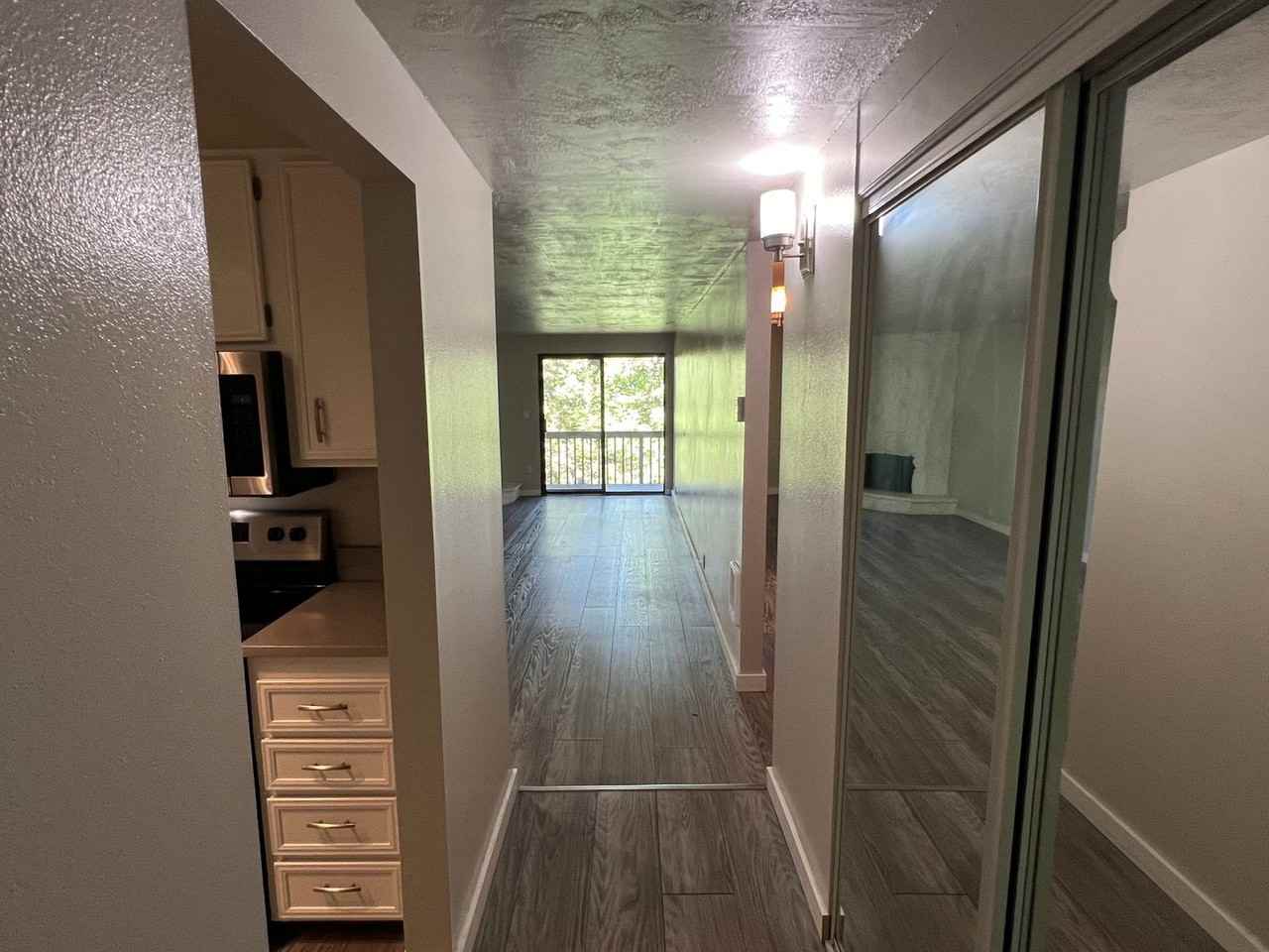 3845 Colony Oaks Dr - Photo 3 of 15