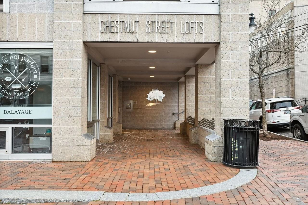 21 Chestnut St #701 - Photo 3 of 40