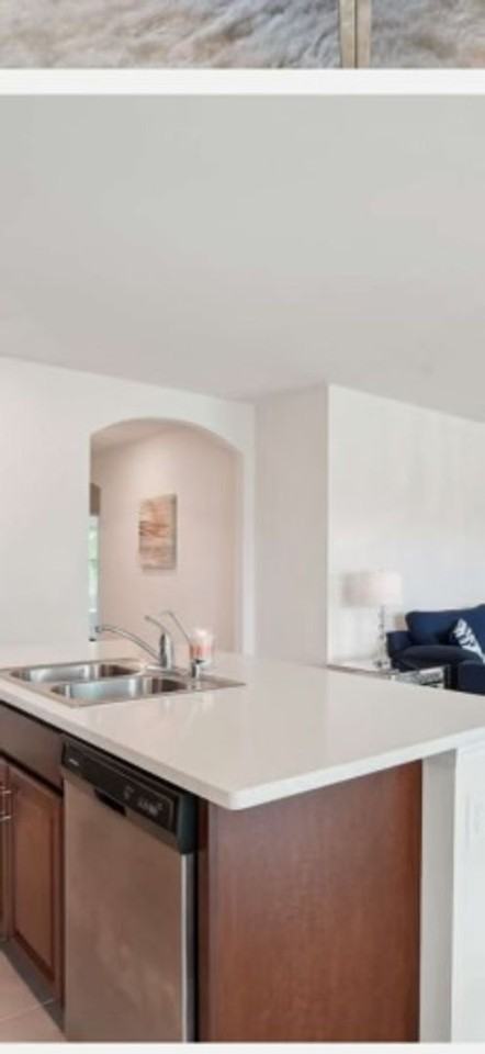 1009 Jacaranda Pkwy E - Photo 3 of 26