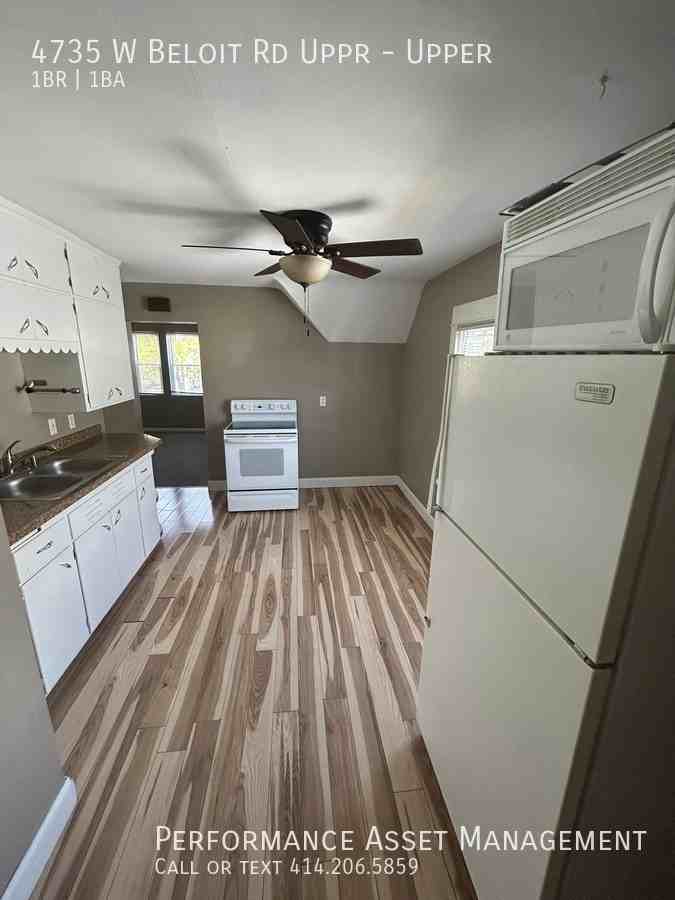 4735 W Beloit Rd Uppr - Photo 2 of 8