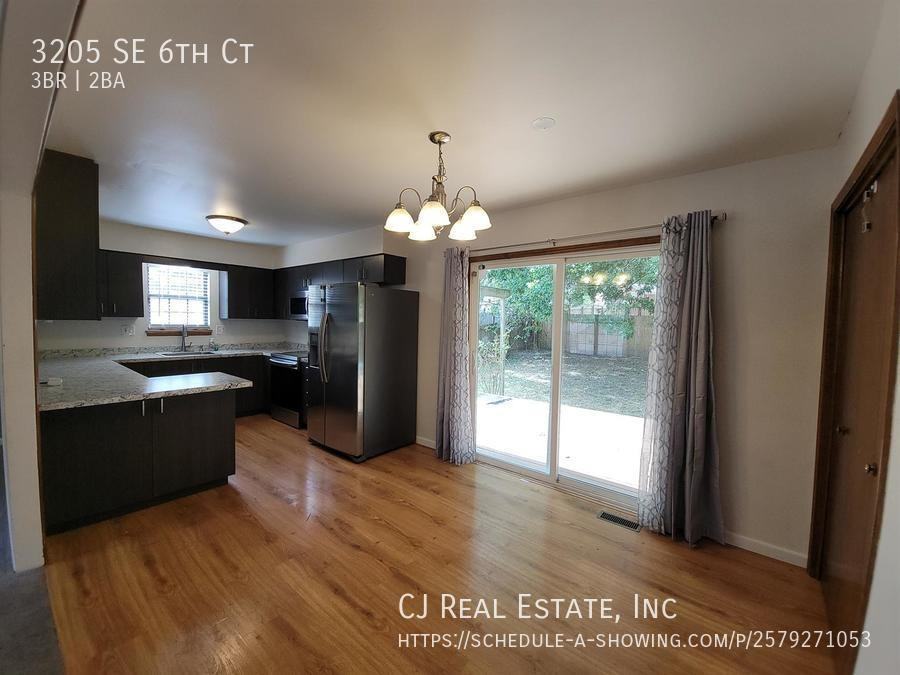 3205 Se 6th Ct - Photo 3 of 11