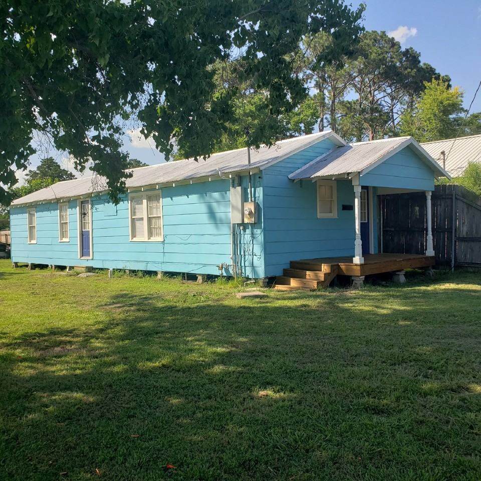 914 Landry St - Photo 2 of 9