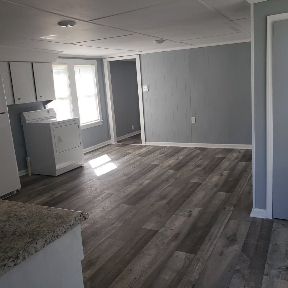 914 Landry St - Photo 3 of 9
