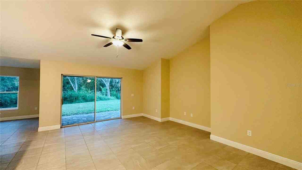 4340 Lake Shore Dr - Photo 7 of 17