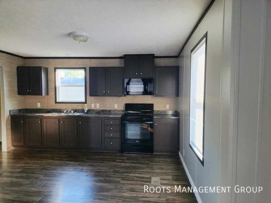 8500 N Selkirk Dr - Photo 2 of 7