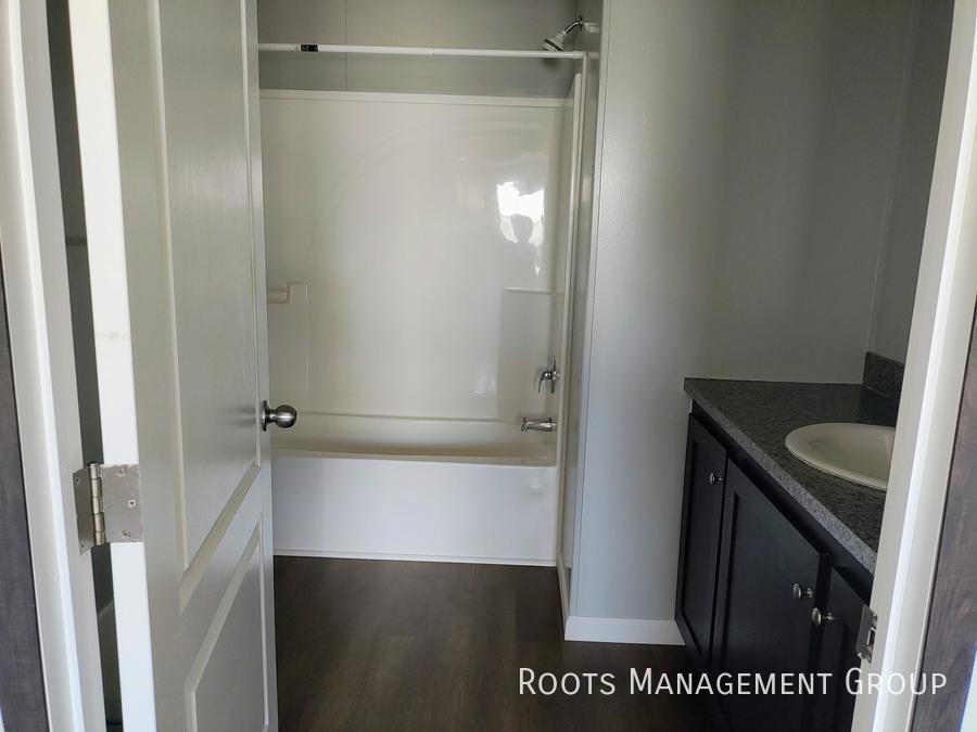 8500 N Selkirk Dr - Photo 3 of 7