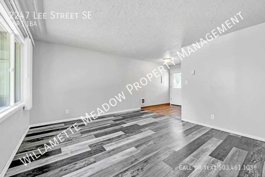 2247 Lee St Se - Photo 3 of 34