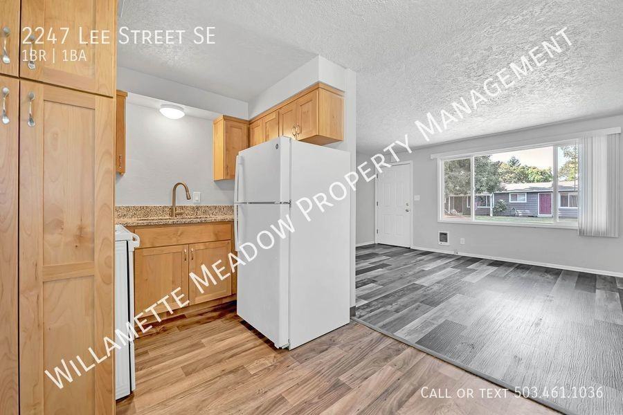 2247 Lee St Se - Photo 7 of 34