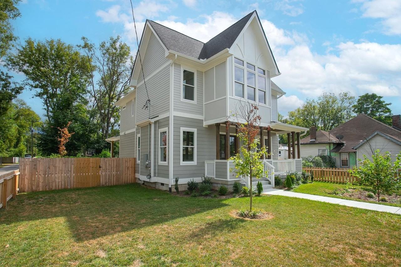 1611 Century St - Photo 4 of 50