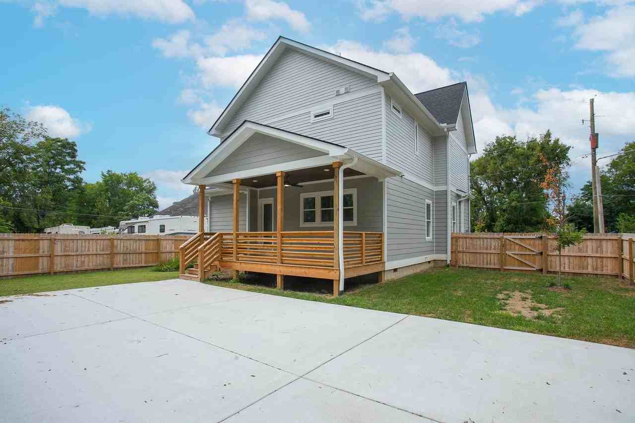 1611 Century St - Photo 6 of 50