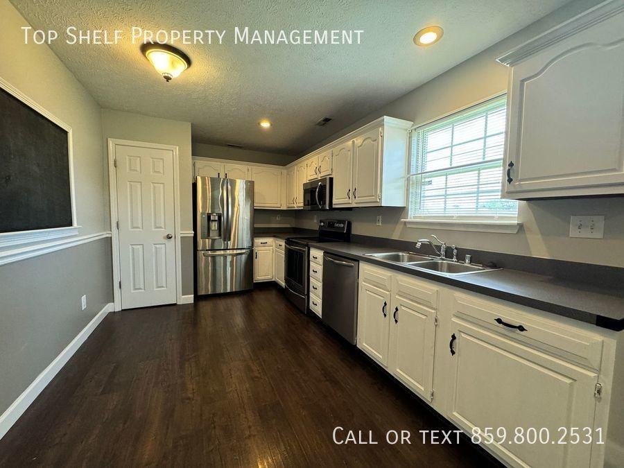 341 Lucille Dr - Photo 3 of 12
