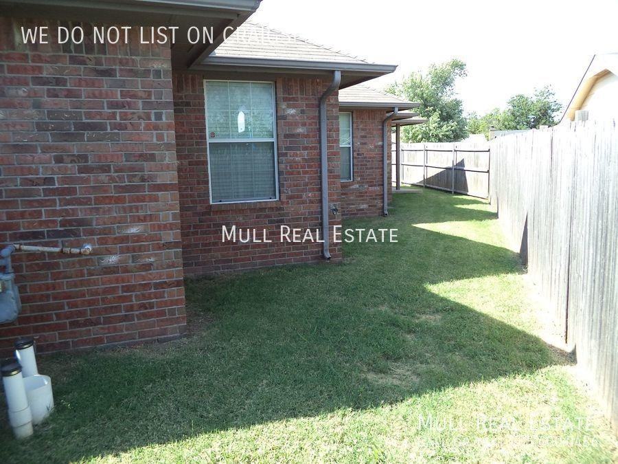 7612 Nw 113th Pl - Photo 2 of 25