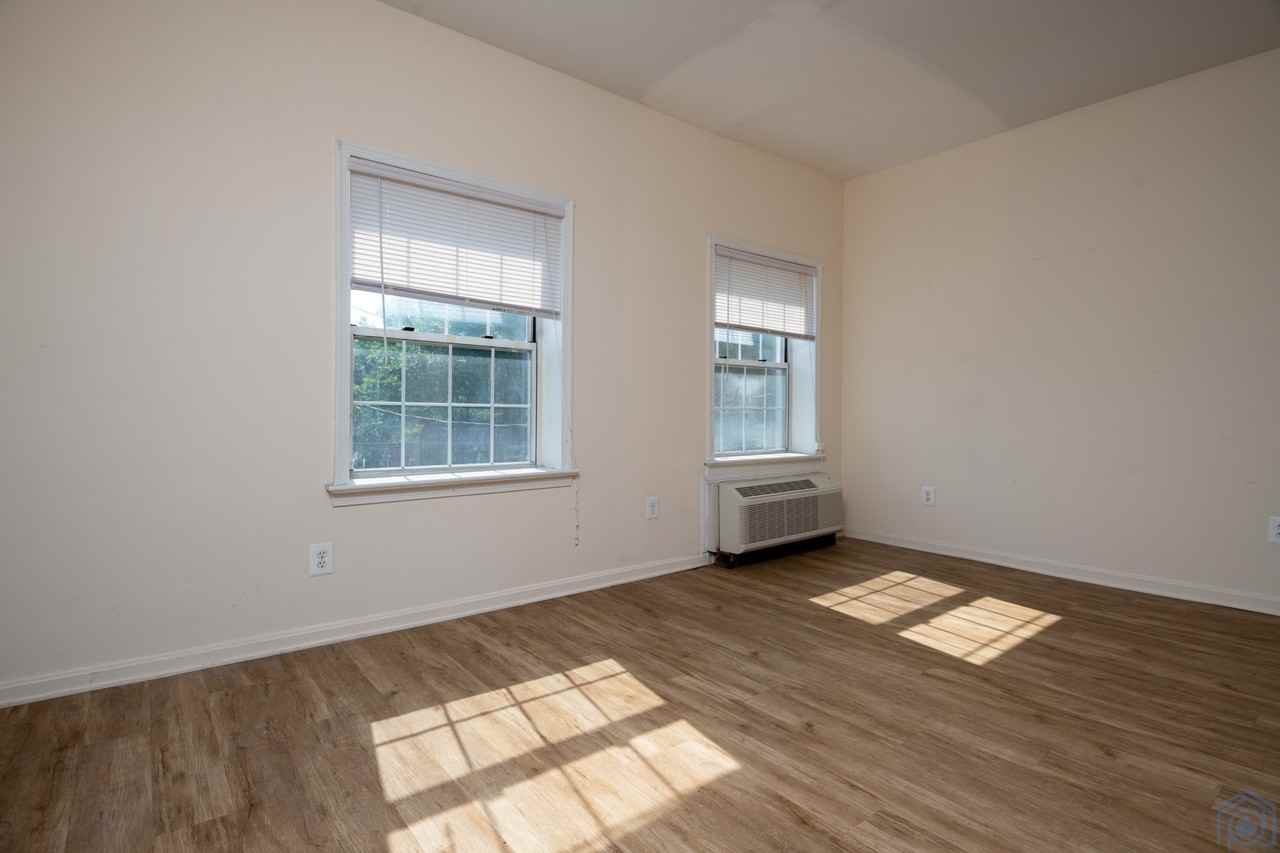 219 S Payne St Apt 203 #203 - Photo 2 of 10