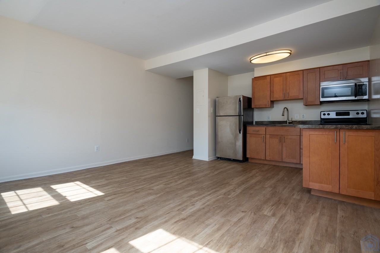 219 S Payne St Apt 203 #203 - Photo 3 of 10