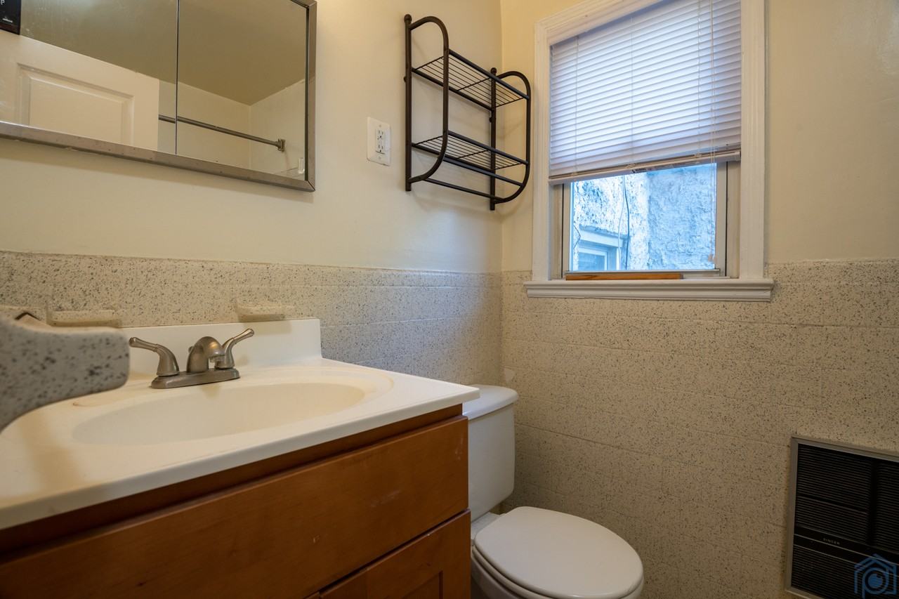 219 S Payne St Apt 203 #203 - Photo 7 of 10