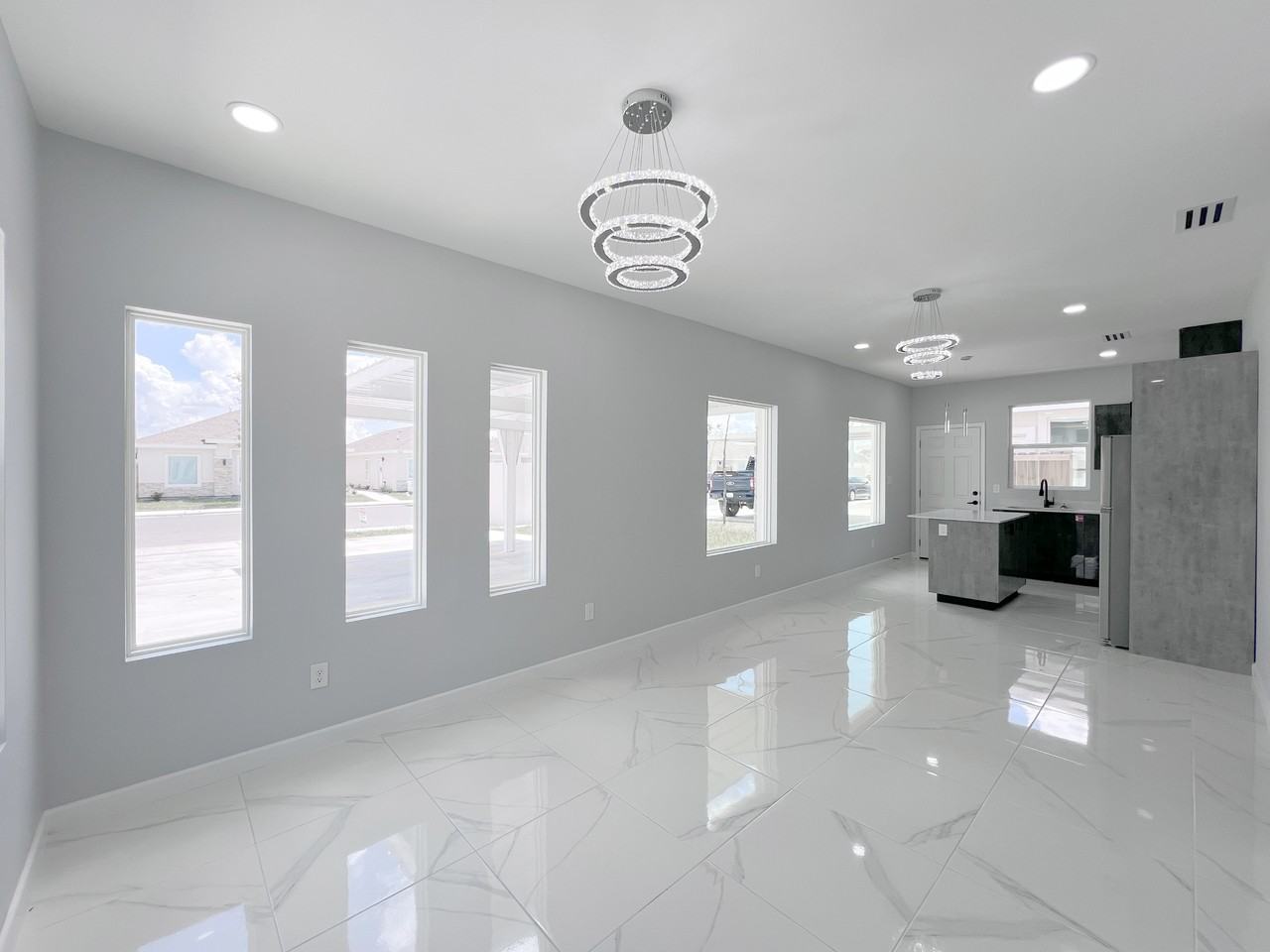 913 N Woodson Ave #1 - Photo 4 of 18